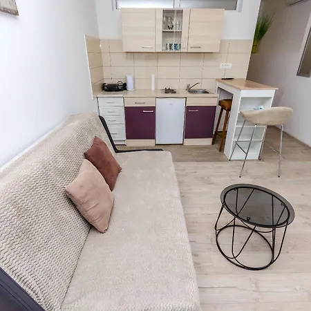 아파트 Tabak 트로기르