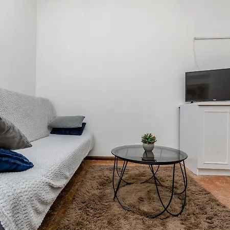 아파트 Tabak 트로기르